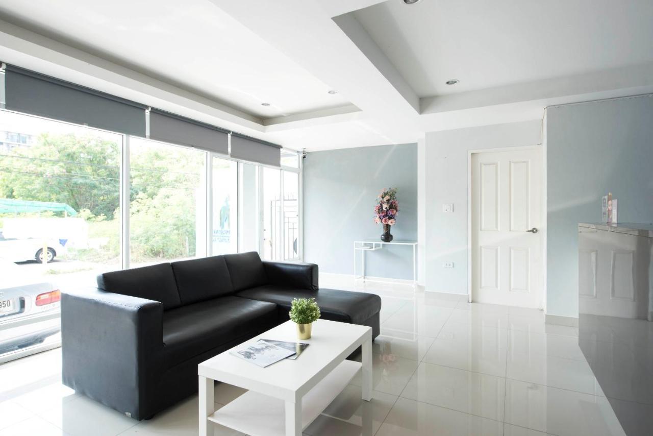 Nw Apartment Lasalle 59 Bangkok Esterno foto